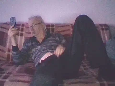 Snapshot of loverboyxxx69 chatting on March 16, 2025, 2:10 am loverboyxxx69 online show from March 16, 2025, 2:10 am