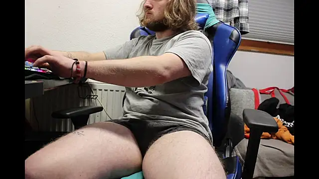 Snapshot of DrownMentallyyy chatting on January 25, 2025, 12:27 am DrownMentallyyy online show from January 25, 2025, 12:27 am