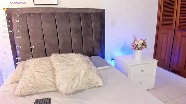 Snapshot of Sophia_Clark8 chatting on September 23, 2025, 7:50 pm Sophia Clark8 online show from September 23, 2025, 7:50 pm