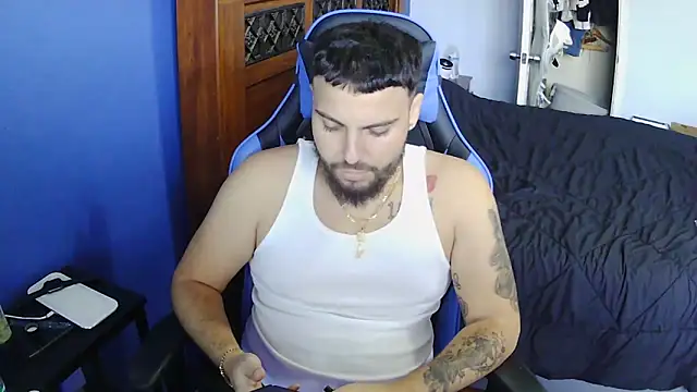 Snapshot of MasterKvn chatting on March 4, 2025, 9:54 pm MasterKvn online show from March 4, 2025, 9:54 pm