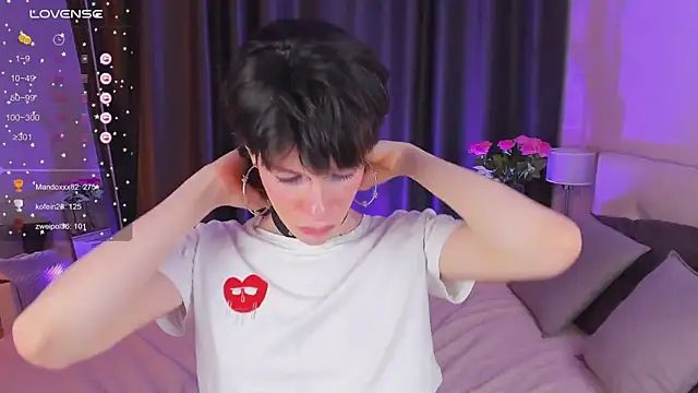 Snapshot of Kolette_Gray chatting on March 2, 2025, 2:32 pm Kolette Gray online show from March 2, 2025, 2:32 pm