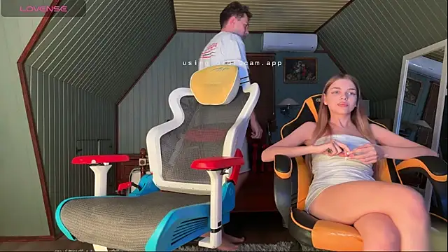 Snapshot of Alice1_secret chatting on October 2, 2025, 3:19 pm Alice1 secret online show from October 2, 2025, 3:19 pm