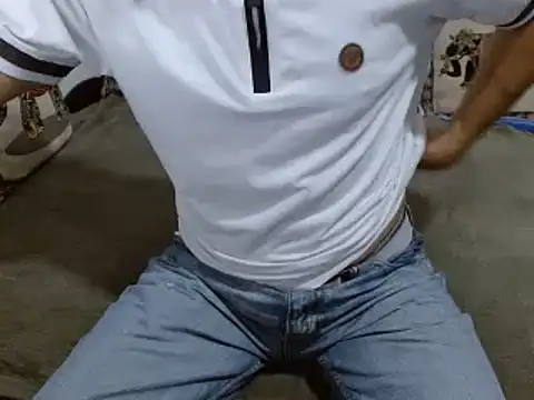 Snapshot of goten-770 chatting on March 21, 2025, 9:01 pm goten-770 online show from March 21, 2025, 9:01 pm