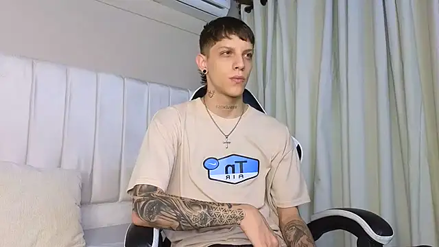 Snapshot of Adam_hard_ chatting on September 15, 2025, 7:14 pm Adam hard  online show from September 15, 2025, 7:14 pm