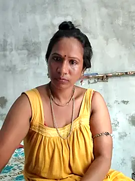 Hotty-dola online show from October 21, 2025, 4:57 am