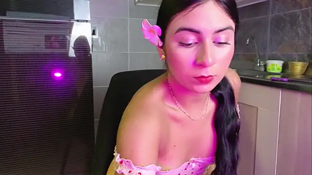 Snapshot of GABYTAYLOR_ chatting on October 2, 2025, 1:40 pm GABYTAYLOR  online show from October 2, 2025, 1:40 pm