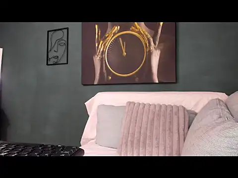 Snapshot of kriztaljessika chatting on November 17, 2025, 5:13 am kriztaljessika online show from November 17, 2025, 5:13 am