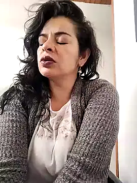 Snapshot of NATHALIA-28_ chatting on February 8, 2025, 5:18 pm NATHALIA-28 online show from February 8, 2025, 5:18 pm