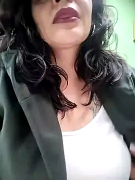 Snapshot of NATHALIA-28_ chatting on February 19, 2025, 4:33 pm NATHALIA-28 online show from February 19, 2025, 4:33 pm