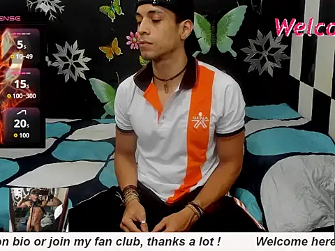 Snapshot of MikeRose94 chatting on October 20, 2025, 10:43 pm MikeRose94 online show from October 20, 2025, 10:43 pm