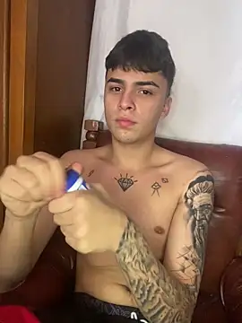 Snapshot of corey_tylerr chatting on February 6, 2025, 3:31 pm corey tylerr online show from February 6, 2025, 3:31 pm