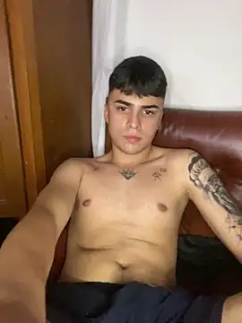 Snapshot of corey_tylerr chatting on February 7, 2025, 9:26 pm corey tylerr online show from February 7, 2025, 9:26 pm