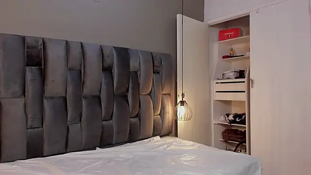 Snapshot of Lorena_Vieira_ chatting on February 8, 2025, 2:47 am Lorena Vieira  online show from February 8, 2025, 2:47 am