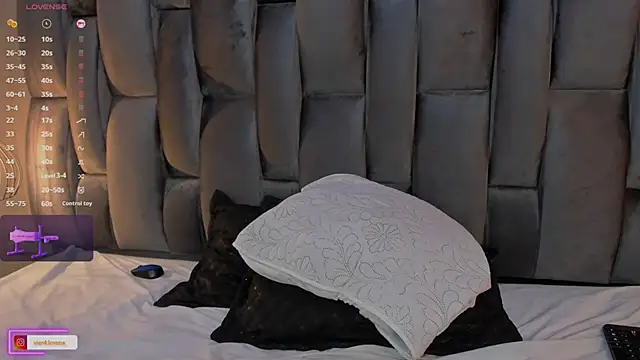 Snapshot of Lorena_Vieira_ chatting on March 1, 2025, 11:47 pm Lorena Vieira  online show from March 1, 2025, 11:47 pm