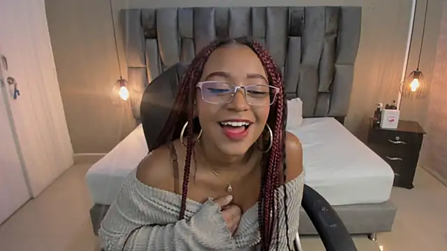 Snapshot of Lorena_Vieira_ chatting on March 12, 2025, 11:12 pm Lorena Vieira  online show from March 12, 2025, 11:12 pm