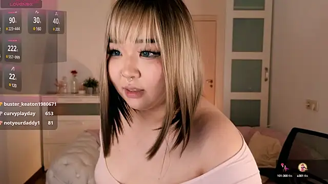 Snapshot of mei_honey_ chatting on December 9, 2024, 12:08 pm mei honey  online show from December 9, 2024, 12:08 pm