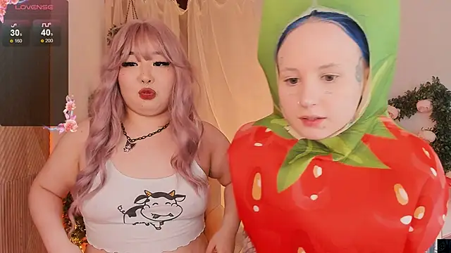 Snapshot of mei_honey_ chatting on December 13, 2024, 5:00 pm mei honey  online show from December 13, 2024, 5:00 pm