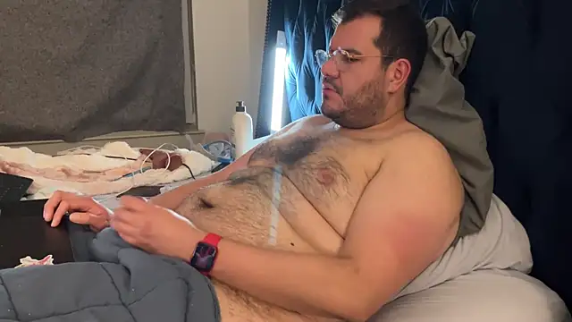 Snapshot of bearcloudcomputa chatting on February 15, 2025, 6:33 am bearcloudcomputa online show from February 15, 2025, 6:33 am