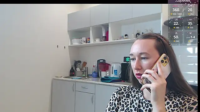 --Model--2 online show from September 25, 2025, 3:16 pm