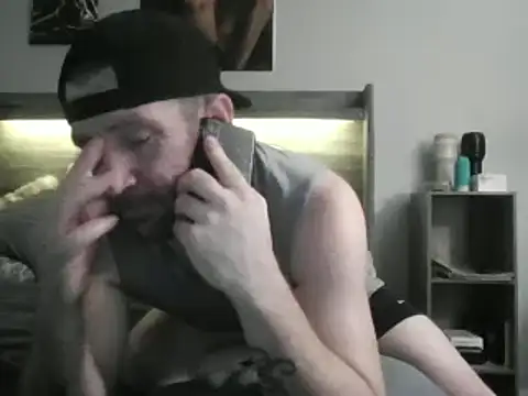 Snapshot of Edward_LongCock chatting on December 29, 2024, 9:41 pm Edward LongCock online show from December 29, 2024, 9:41 pm