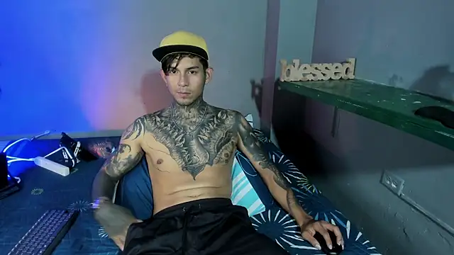 Snapshot of Travistanner_28 chatting on September 15, 2025, 10:21 pm Travistanner 28 online show from September 15, 2025, 10:21 pm