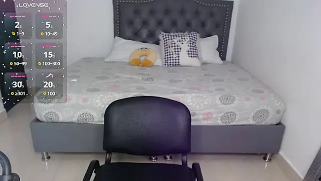 Snapshot of pamela_ chatting on December 18, 2024, 2:21 am pamela online show from December 18, 2024, 2:21 am