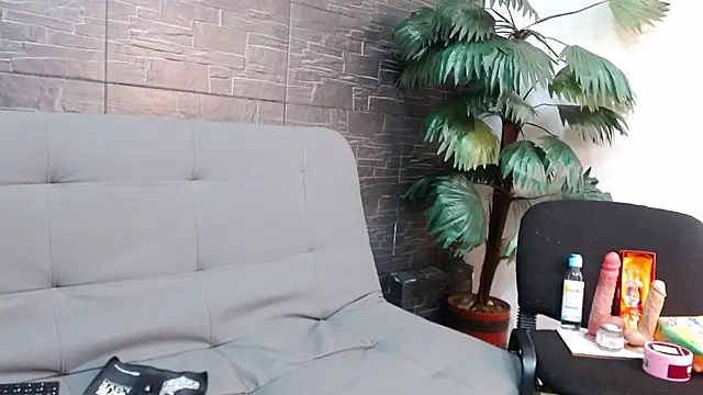 Snapshot of brendamaz chatting on March 12, 2025, 3:40 pm brendamaz online show from March 12, 2025, 3:40 pm