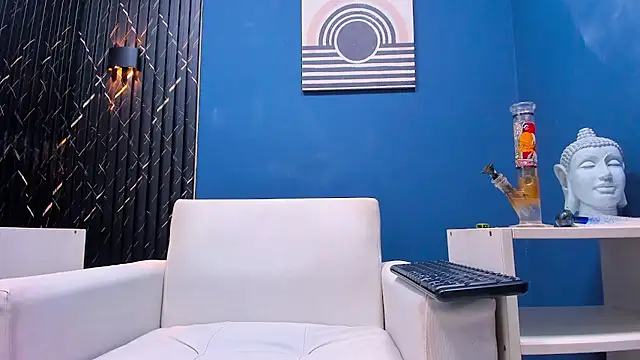 Snapshot of LarryCollin chatting on February 5, 2025, 6:35 am LarryCollin online show from February 5, 2025, 6:35 am