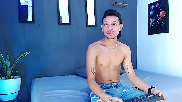 Snapshot of Friendsofeverything_ chatting on December 4, 2024, 11:52 am Friendsofeverything  online show from December 4, 2024, 11:52 am