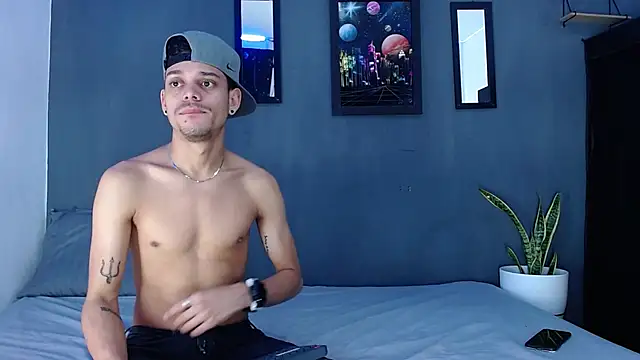 Snapshot of Friendsofeverything_ chatting on December 10, 2024, 2:28 pm Friendsofeverything  online show from December 10, 2024, 2:28 pm