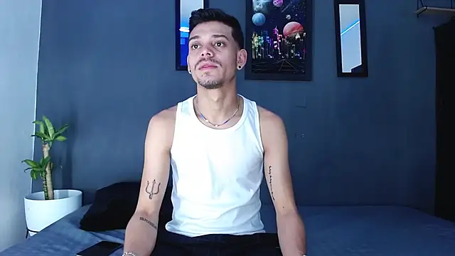 Snapshot of Friendsofeverything_ chatting on December 14, 2024, 1:16 pm Friendsofeverything  online show from December 14, 2024, 1:16 pm