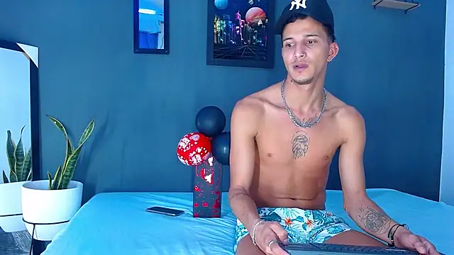 Snapshot of Friendsofeverything_ chatting on December 27, 2024, 3:37 pm Friendsofeverything  online show from December 27, 2024, 3:37 pm