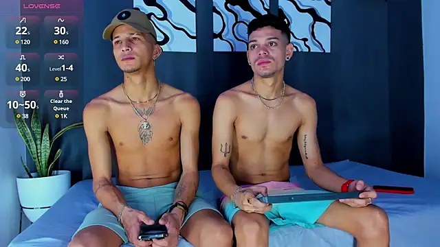 Snapshot of Friendsofeverything_ chatting on February 13, 2025, 12:00 pm Friendsofeverything  online show from February 13, 2025, 12:00 pm