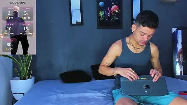 Snapshot of Friendsofeverything_ chatting on February 19, 2025, 12:00 pm Friendsofeverything  online show from February 19, 2025, 12:00 pm