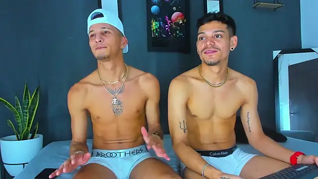 Snapshot of Friendsofeverything_ chatting on February 20, 2025, 3:30 pm Friendsofeverything  online show from February 20, 2025, 3:30 pm