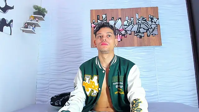 Snapshot of Friendsofeverything_ chatting on September 12, 2025, 12:16 pm Friendsofeverything  online show from September 12, 2025, 12:16 pm