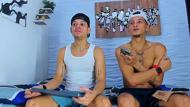 Snapshot of Friendsofeverything_ chatting on September 23, 2025, 1:14 pm Friendsofeverything  online show from September 23, 2025, 1:14 pm