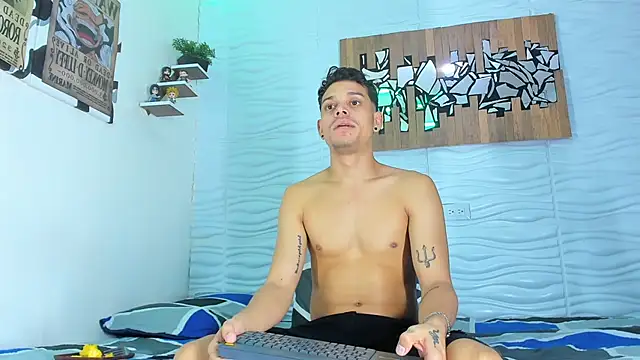 Snapshot of Friendsofeverything_ chatting on September 28, 2025, 12:49 am Friendsofeverything  online show from September 28, 2025, 12:49 am