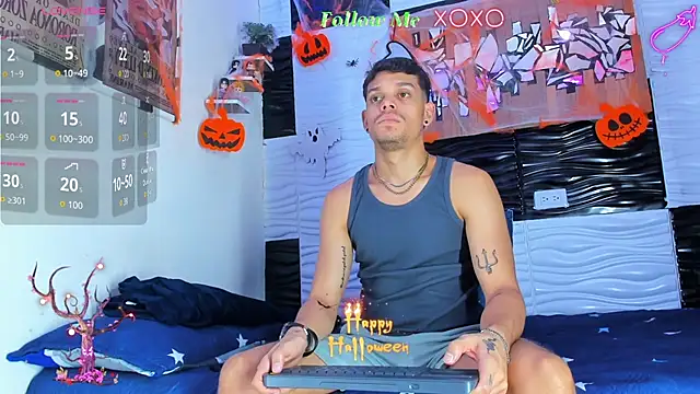 Snapshot of Friendsofeverything_ chatting on October 17, 2025, 11:07 pm Friendsofeverything  online show from October 17, 2025, 11:07 pm