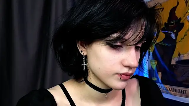 Snapshot of dark_vamp_ chatting on December 18, 2024, 9:18 pm dark vamp  online show from December 18, 2024, 9:18 pm