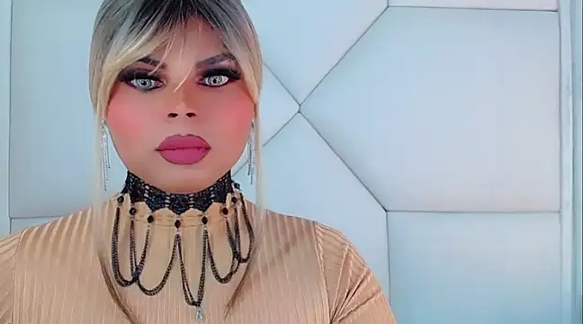 Snapshot of AdanKinng chatting on December 20, 2024, 4:42 am AdanKinng online show from December 20, 2024, 4:42 am