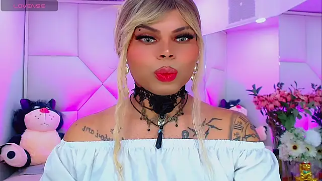 Snapshot of AdanKinng chatting on October 8, 2025, 6:11 am AdanKinng online show from October 8, 2025, 6:11 am