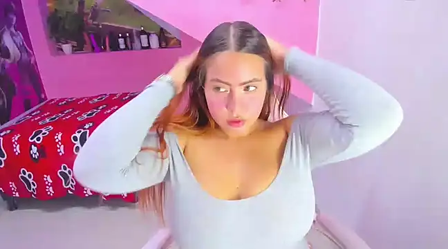 Snapshot of marcellaa303av chatting on January 14, 2025, 6:02 am marcellaa303av online show from January 14, 2025, 6:02 am