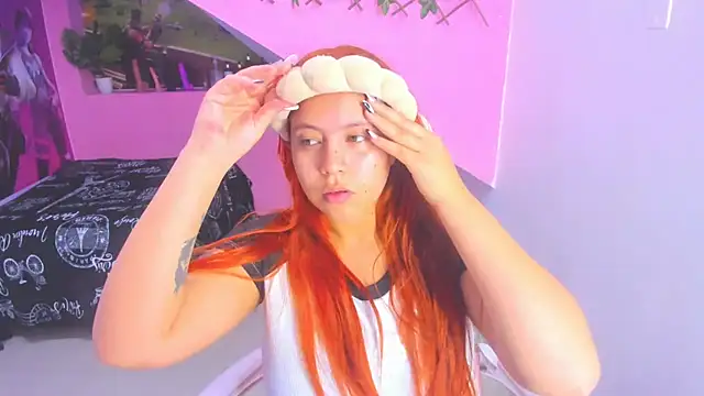 Snapshot of marcellaa303av chatting on January 24, 2025, 2:28 am marcellaa303av online show from January 24, 2025, 2:28 am