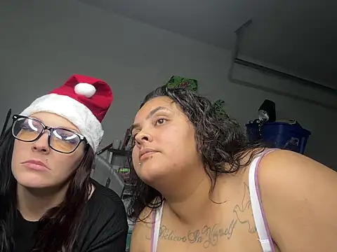 Snapshot of DatBishYouMiss chatting on December 16, 2024, 8:41 am DatBishYouMiss online show from December 16, 2024, 8:41 am