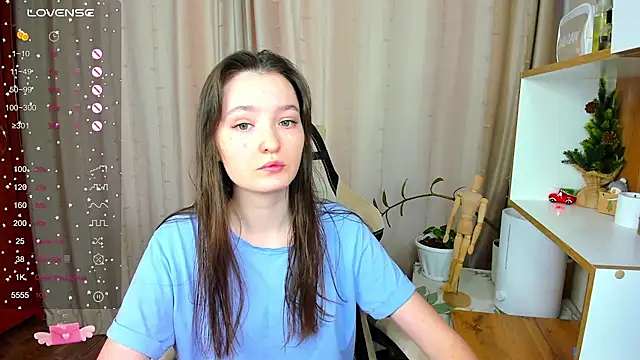 Snapshot of Fairyy_Moon chatting on January 15, 2025, 9:45 am Fairyy Moon online show from January 15, 2025, 9:45 am