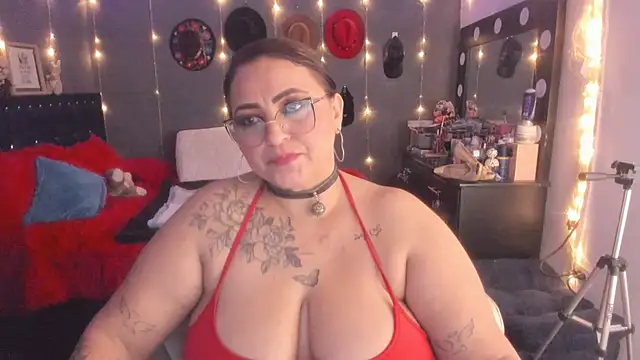 Snapshot of Ivonnee__ chatting on March 14, 2025, 7:59 am Ivonnee online show from March 14, 2025, 7:59 am