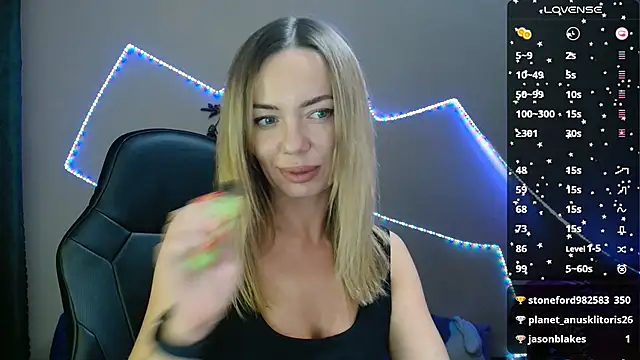 Snapshot of Daria_Spring chatting on February 20, 2025, 9:53 pm Daria Spring online show from February 20, 2025, 9:53 pm