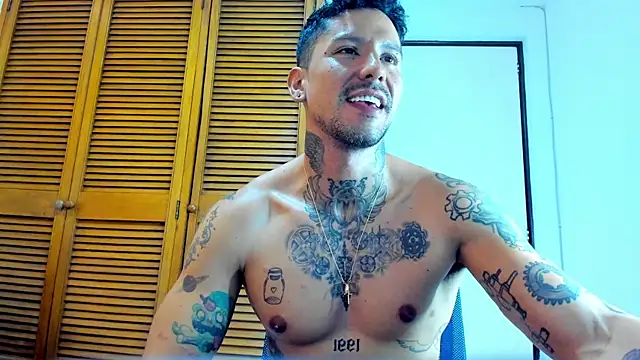 Snapshot of Dylanstonne chatting on March 14, 2025, 9:21 pm Dylanstonne online show from March 14, 2025, 9:21 pm