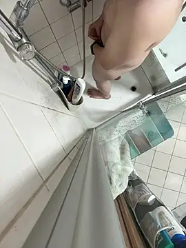 Snapshot of kareem0010 chatting on February 8, 2025, 6:33 pm kareem0010 online show from February 8, 2025, 6:33 pm